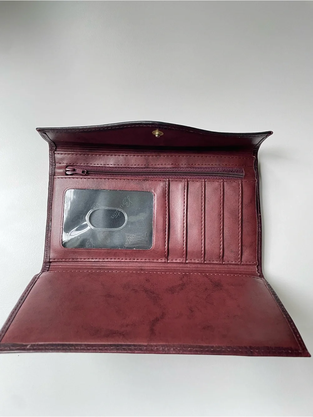 Buxton Women’s Burgundy Leather Envelope Wallet Embossed Logo Gold Hardware